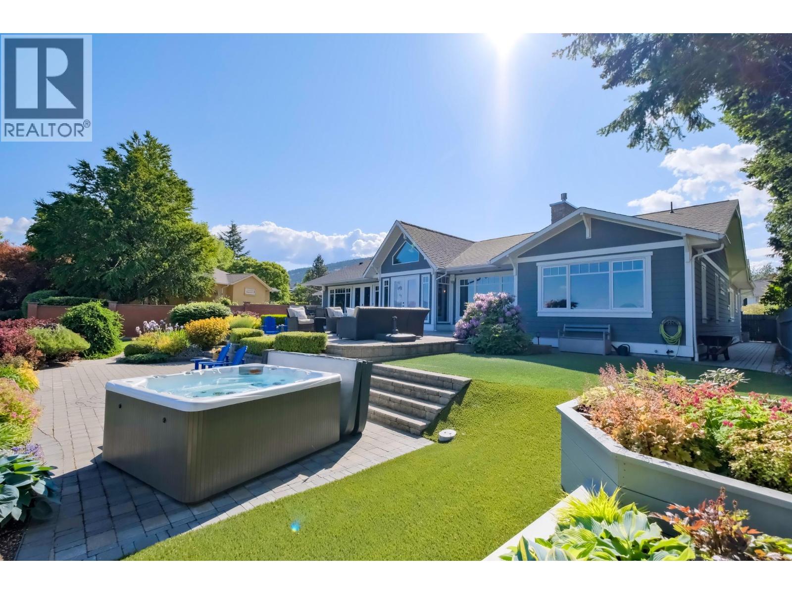 162 VANCOUVER Place