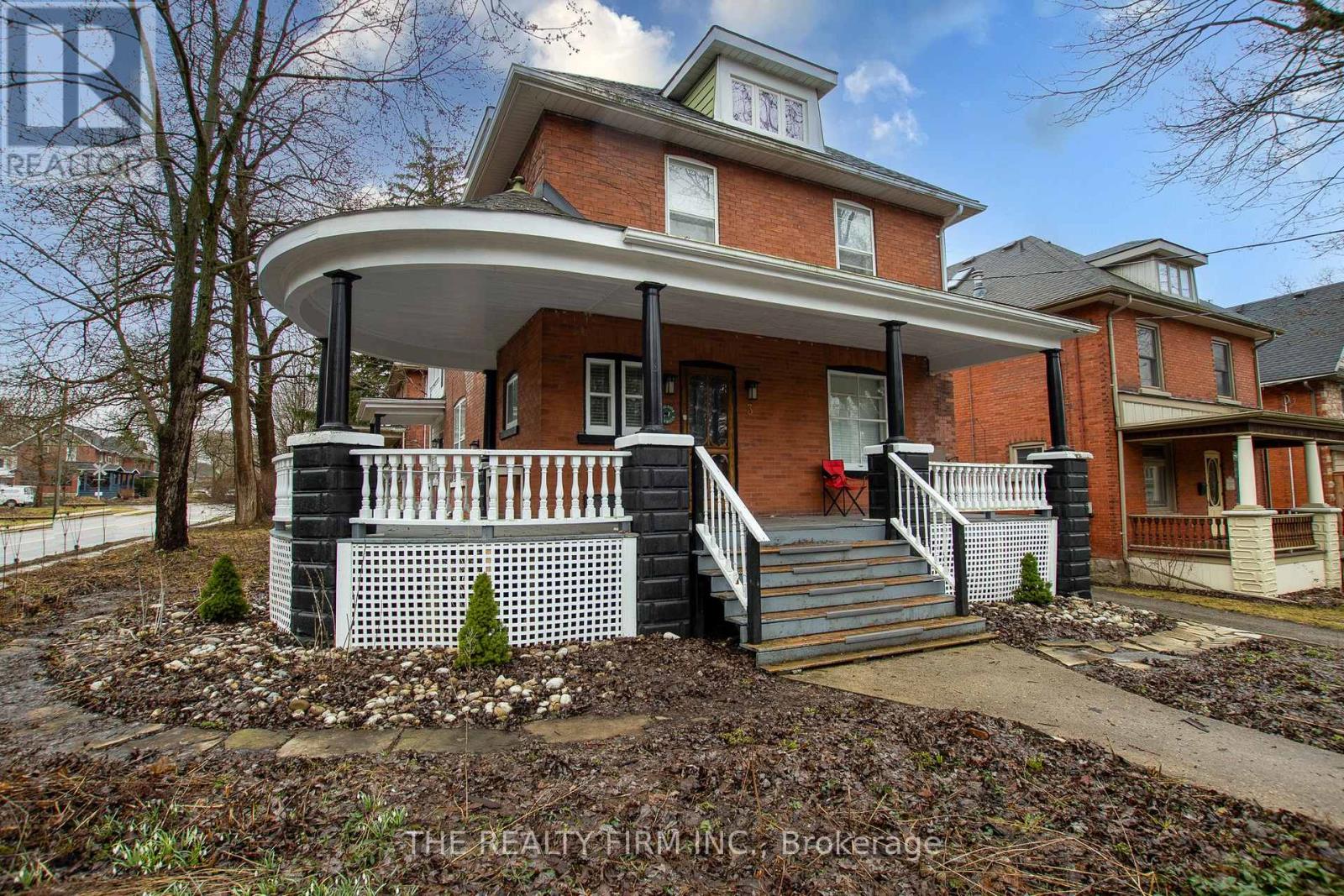 3 DALY AVENUE