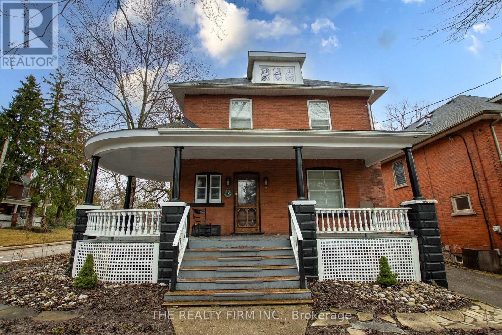 3 DALY AVENUE