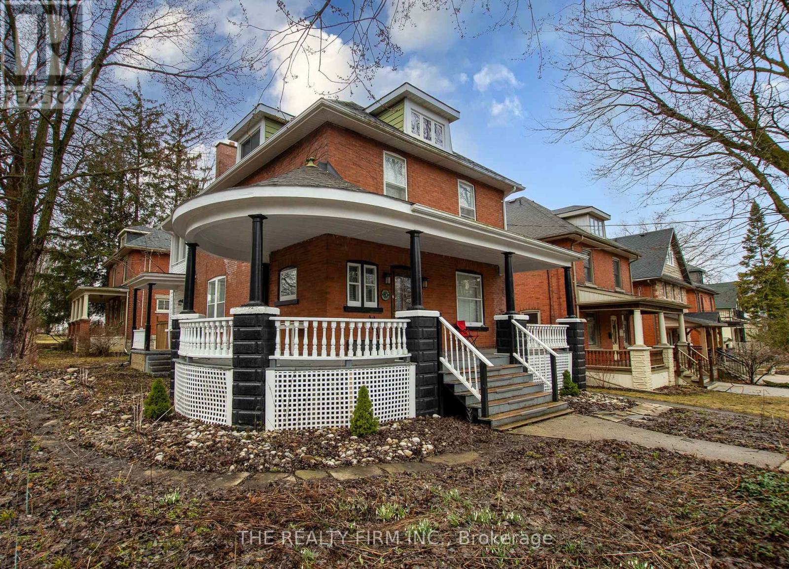 3 DALY AVENUE