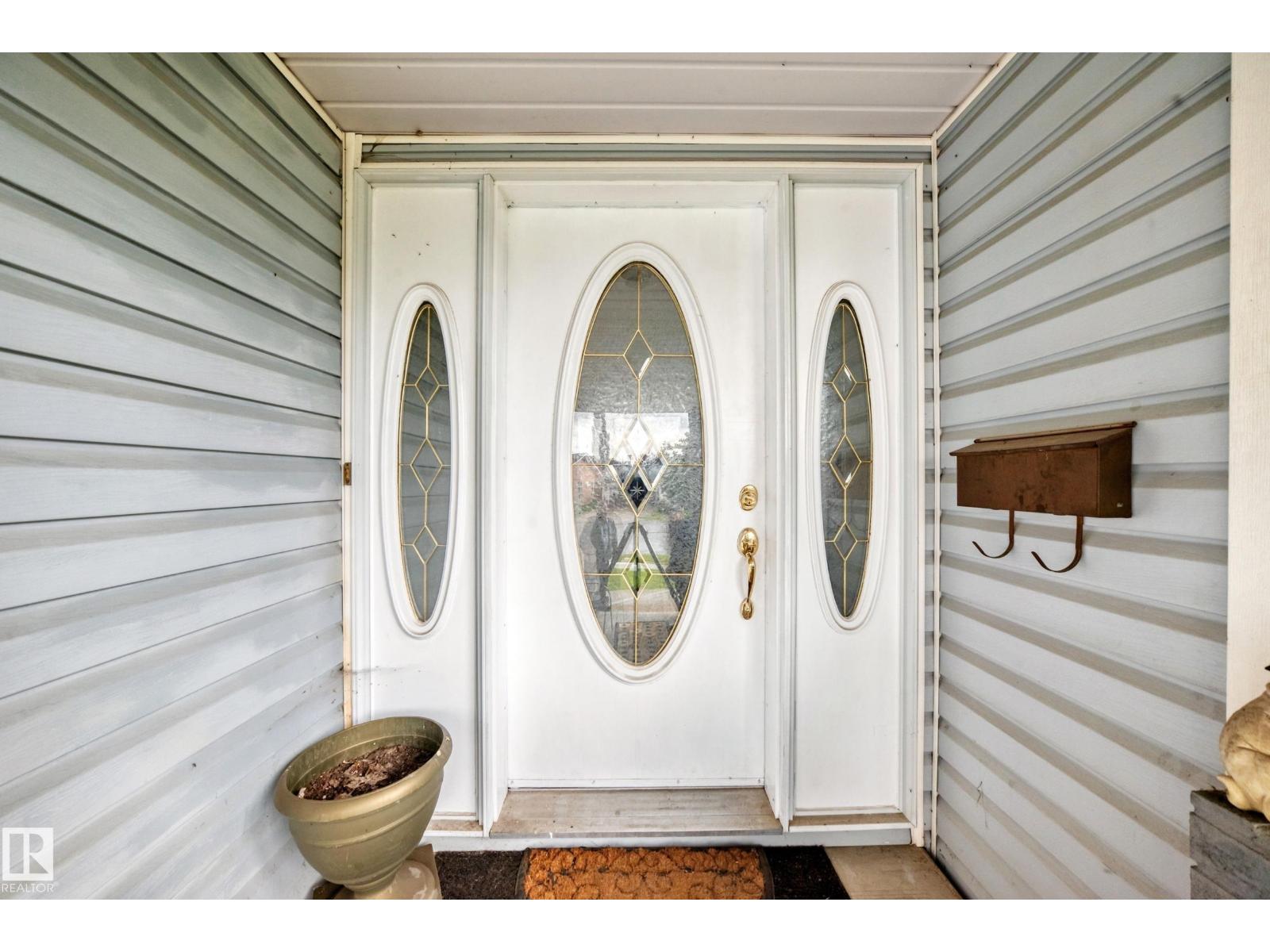6 ATKINSON PL