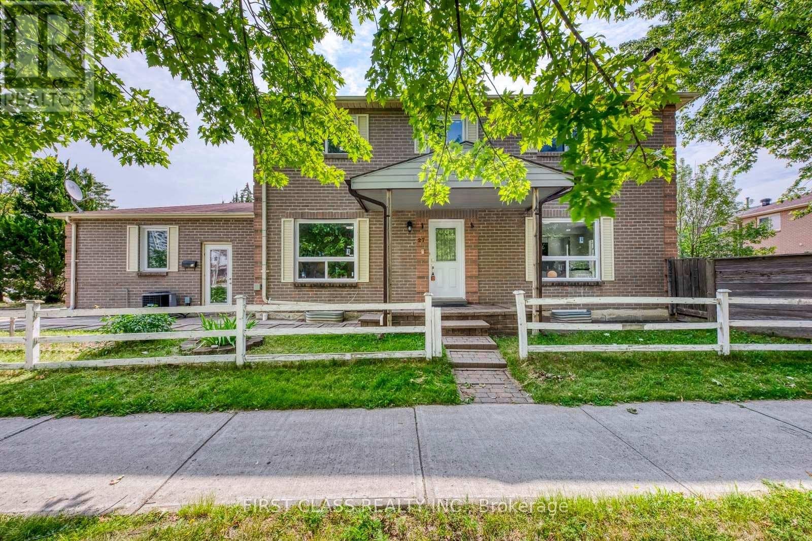 27 ALTON TOWERS CIRCLE