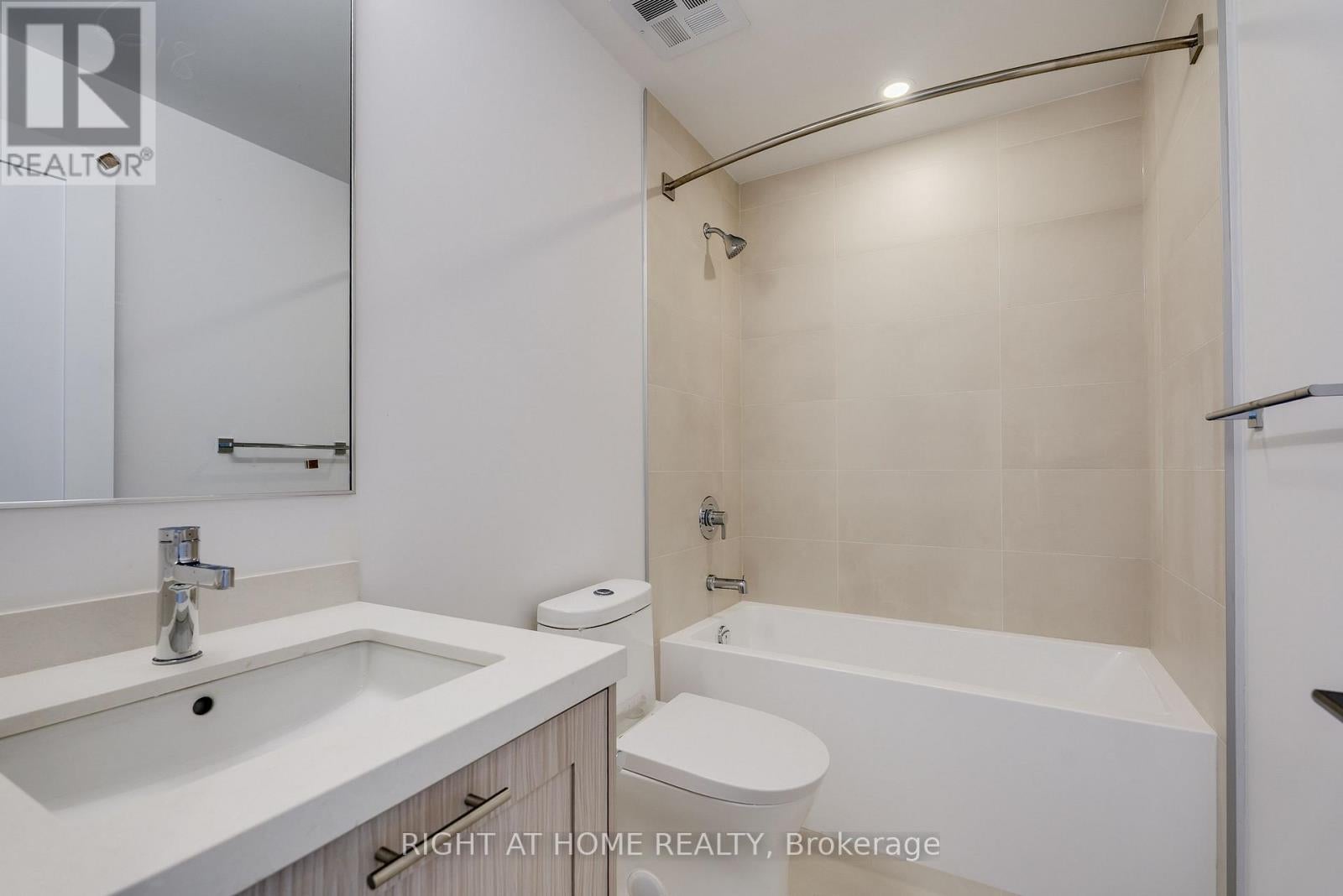 618 - 2946 DUNDAS STREET W