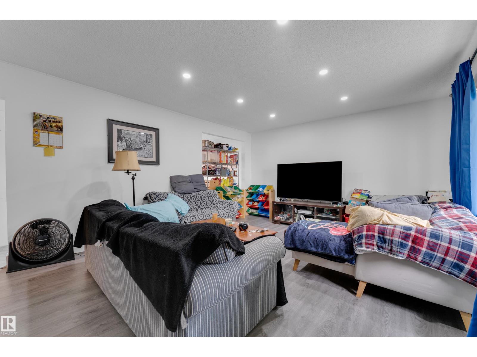 14216 58 ST NW