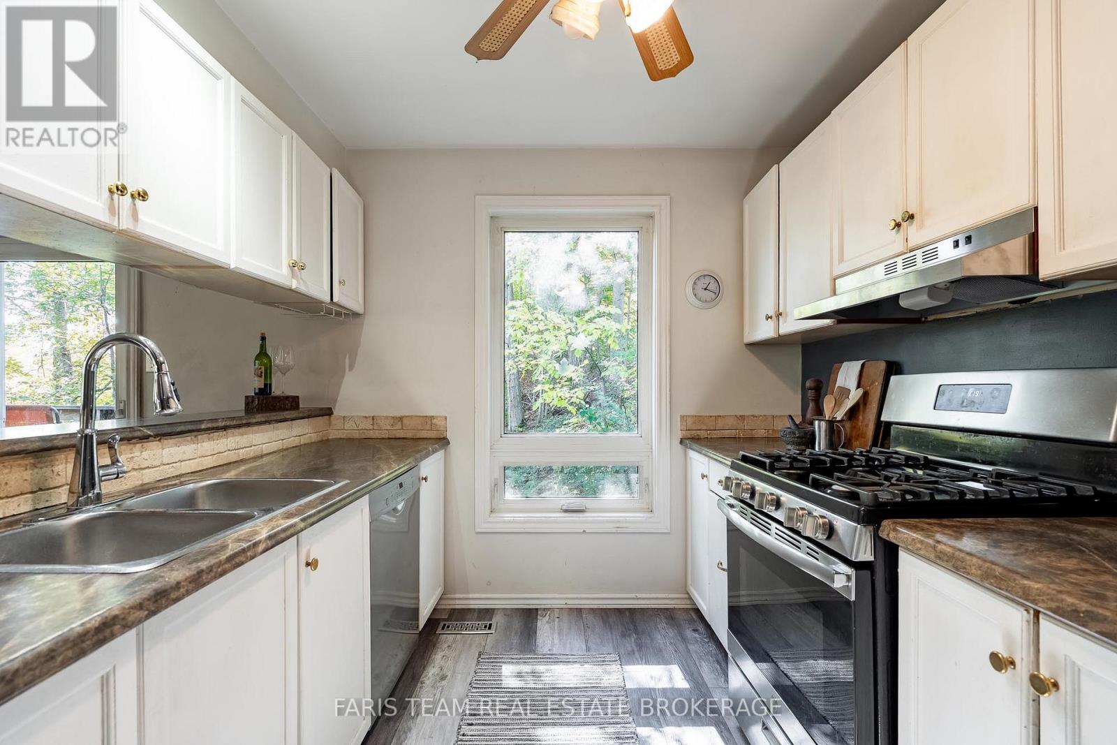29 ONEIDA AVENUE