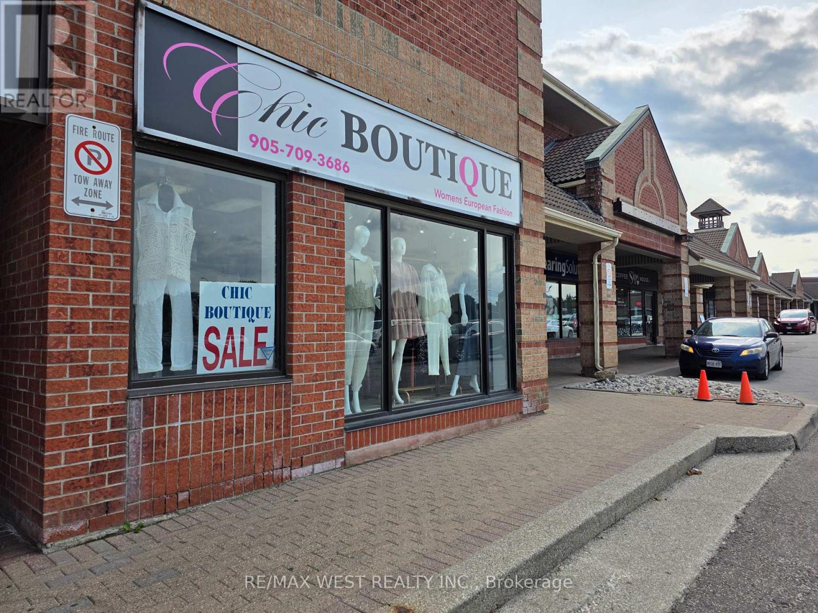 16A - 441 CLARK AVENUE W