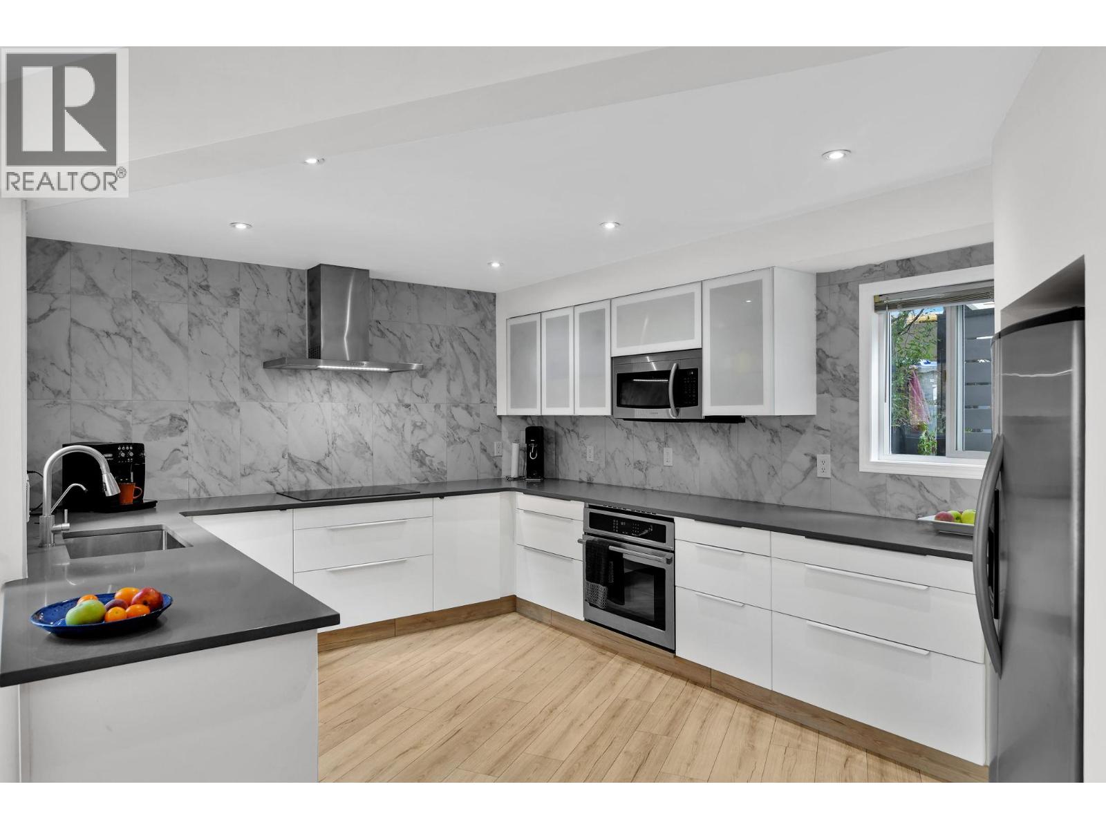 115 Par Boulevard