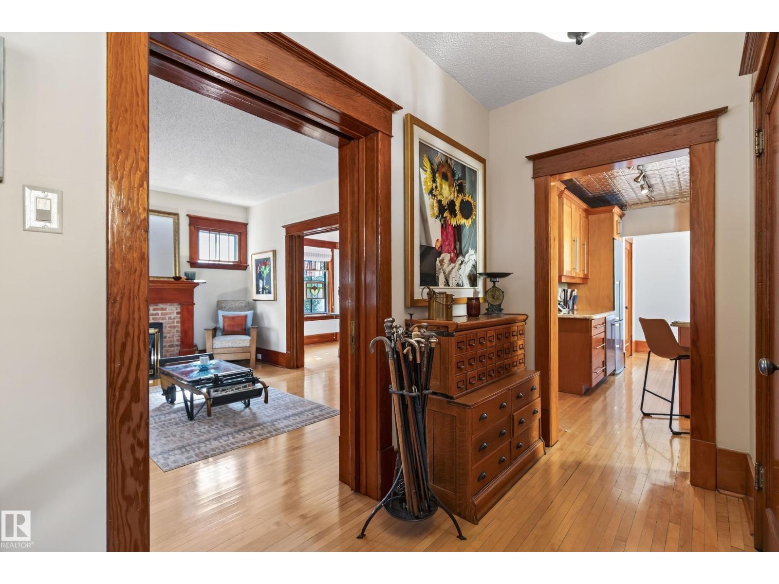 10834 125 ST NW
