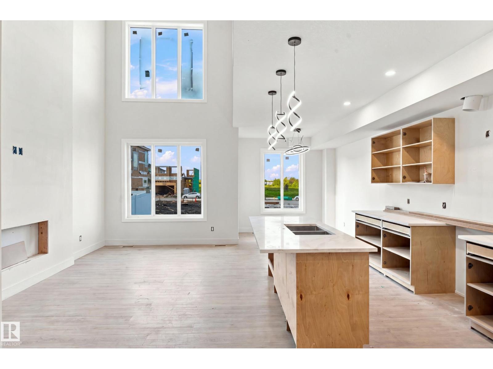 1818 155 AV NW
