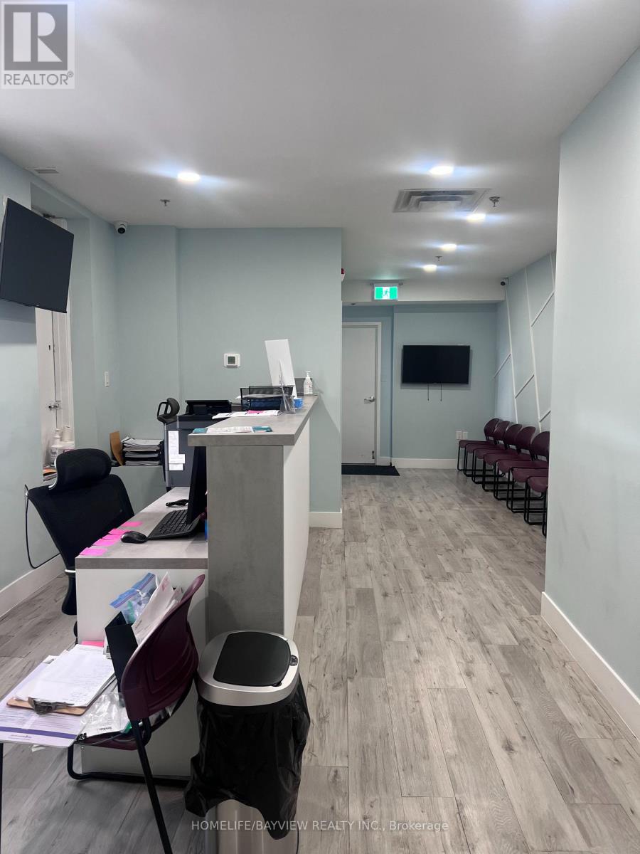 1176-A ST CLAIR AVENUE W