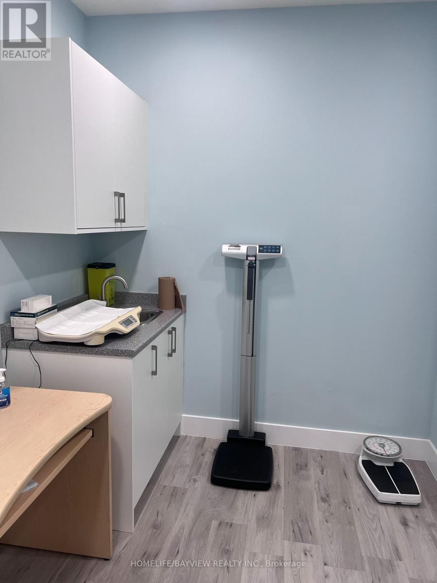 1176-A ST CLAIR AVENUE W