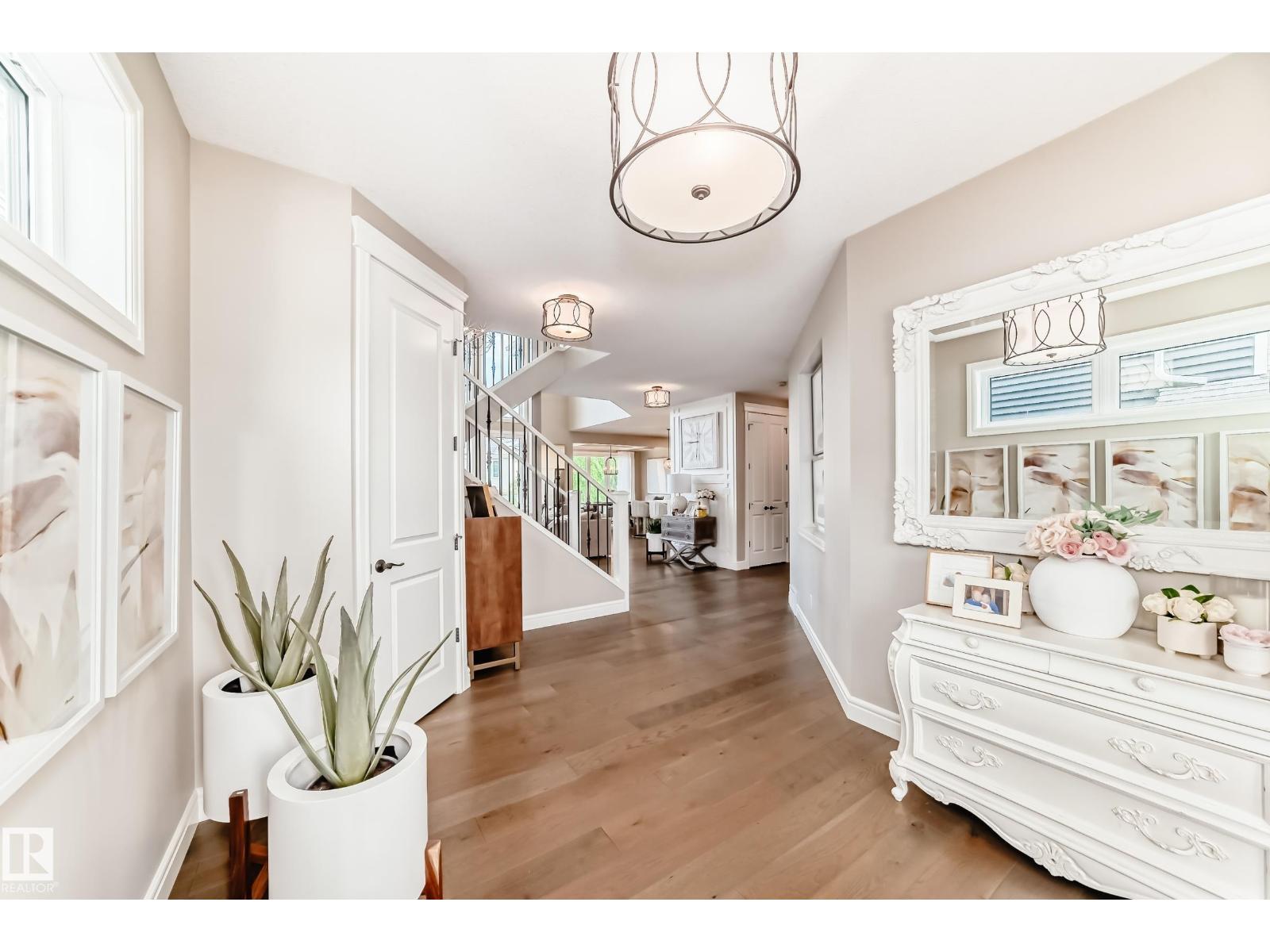9034 24 AVE SW SW
