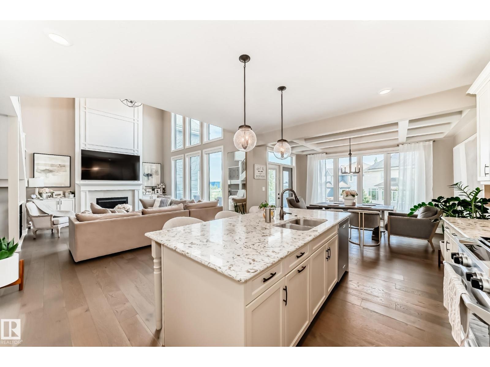 9034 24 AVE SW SW