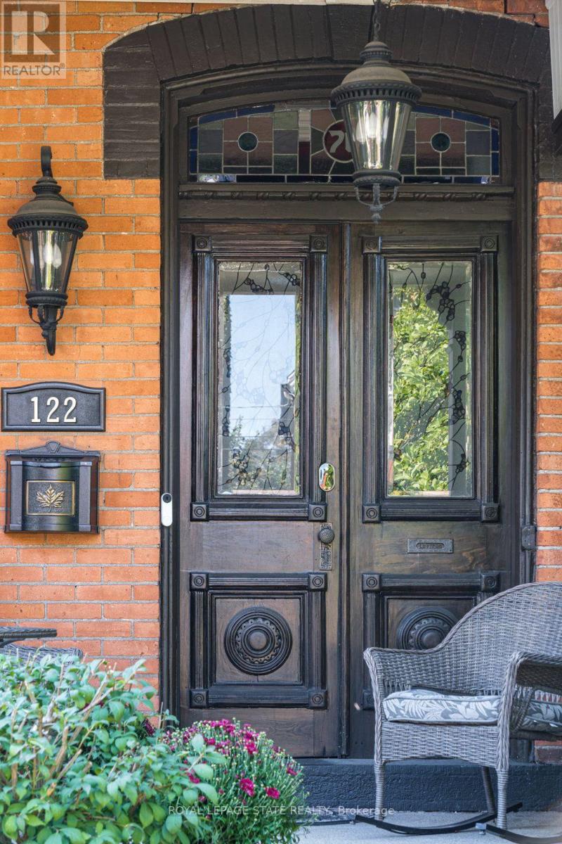122 EAST AVENUE S