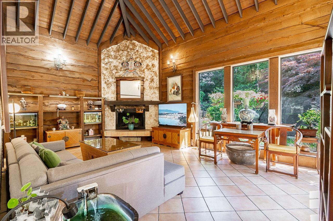 4346 CAPILANO ROAD