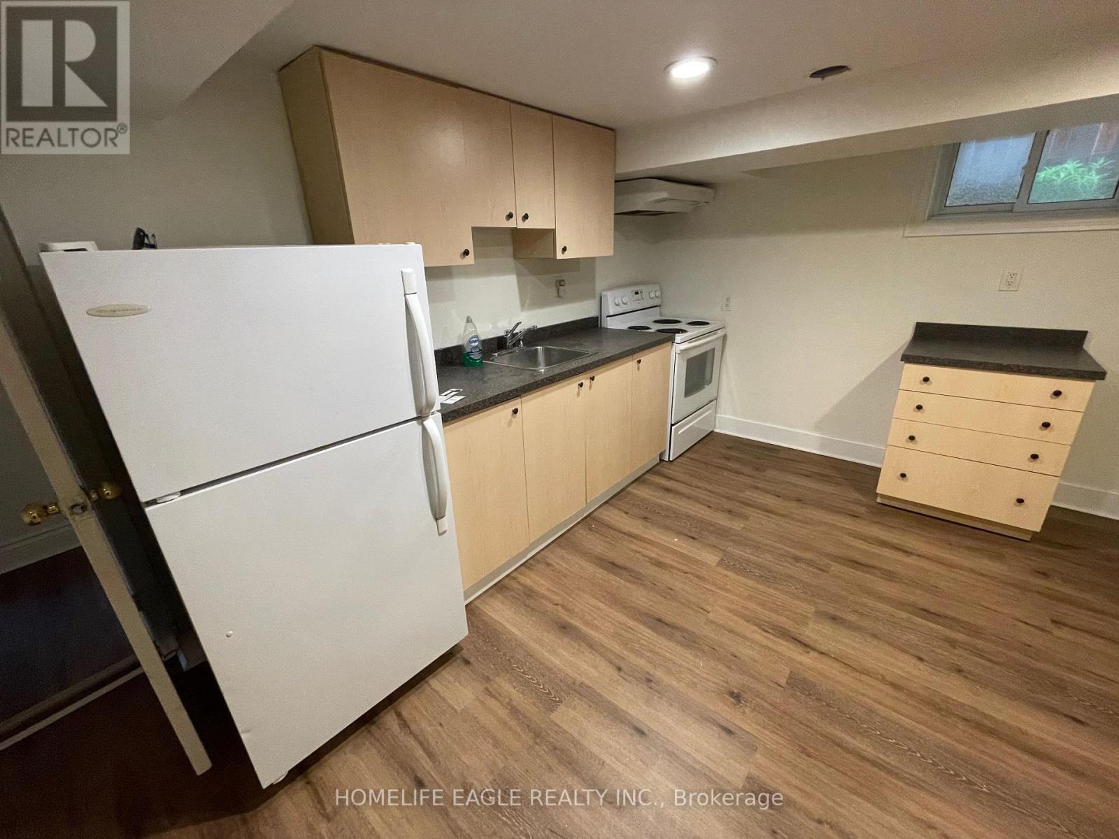 LOWER LEVEL - 1277 BROADVIEW AVENUE