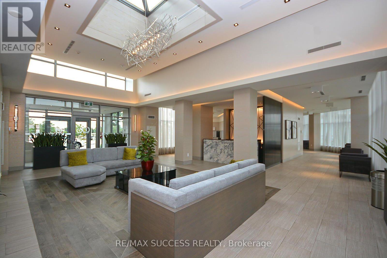 PH01 - 4655 GLEN ERIN DRIVE