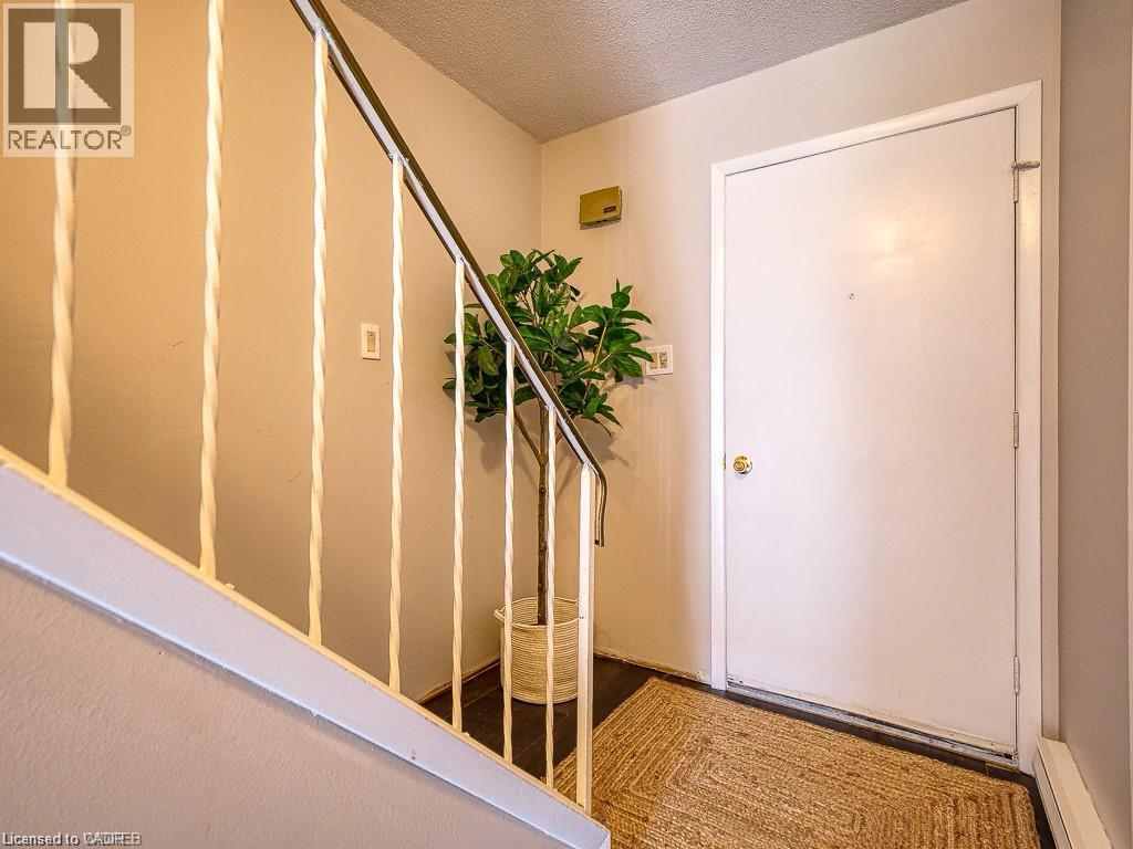 1060 CANFIELD Crescent Unit# 5