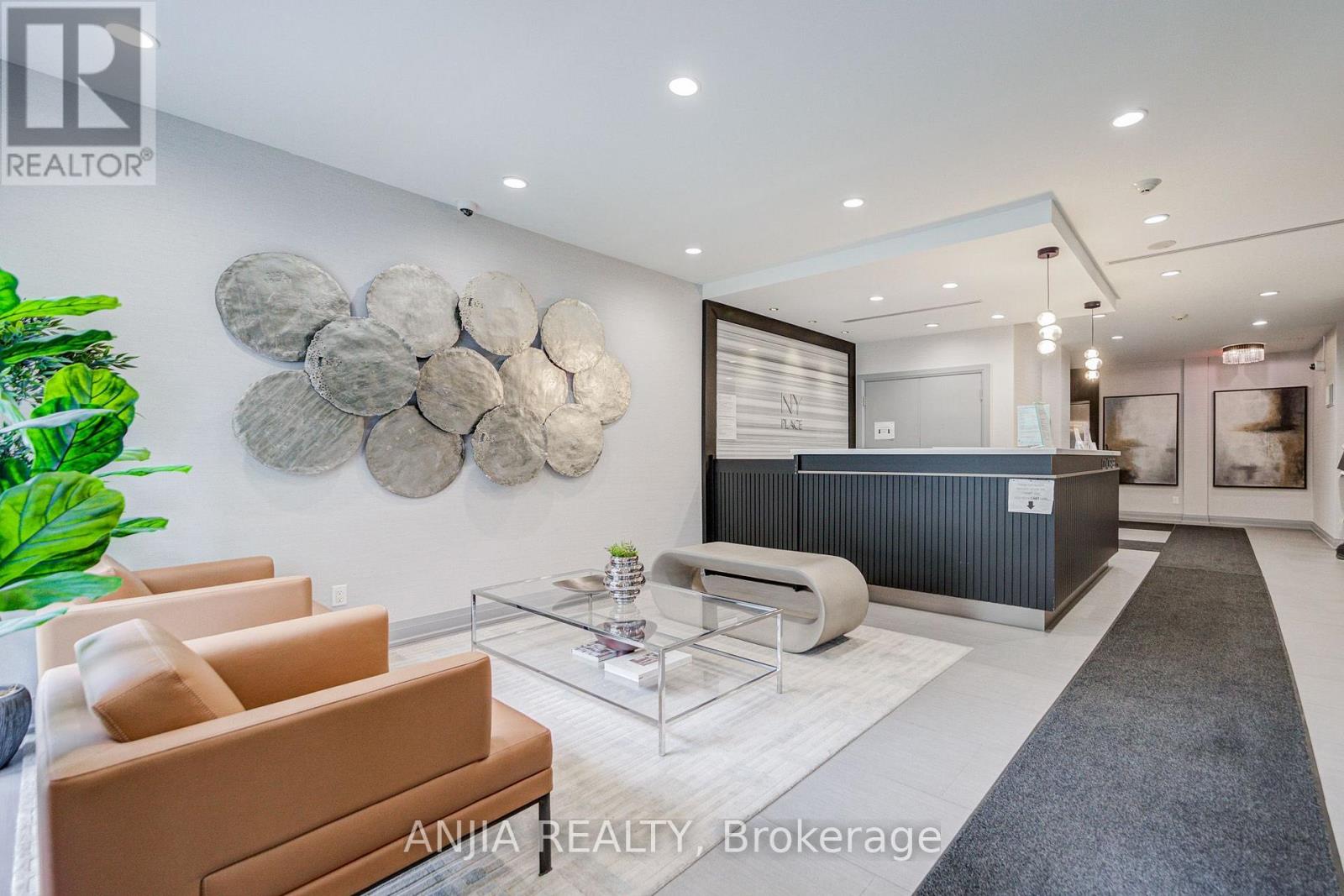 510 - 17 KENASTON GARDENS