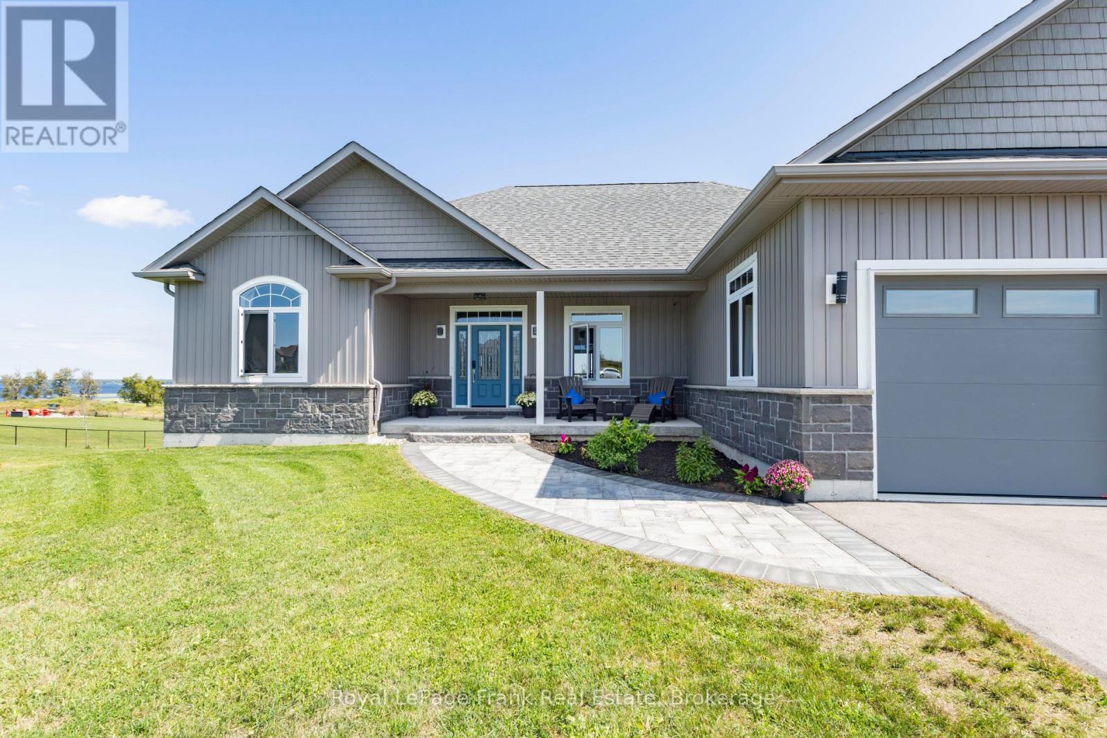 43 LAKEVIEW CRESCENT