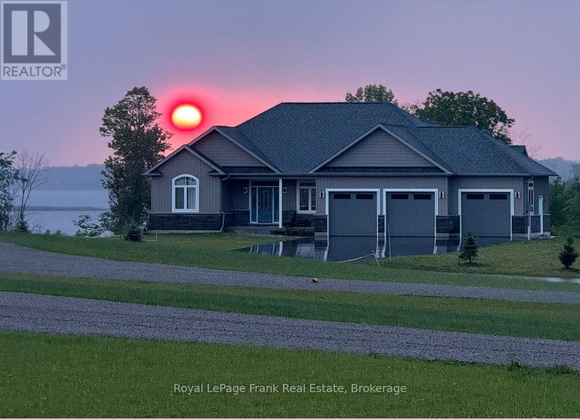 43 LAKEVIEW CRESCENT