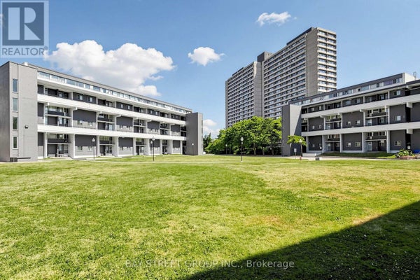 302 - 55 Sunny Glenway, Toronto (Flemingdon Park), ON