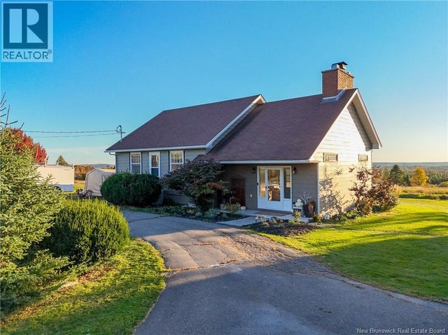 18 Frog Lake Road