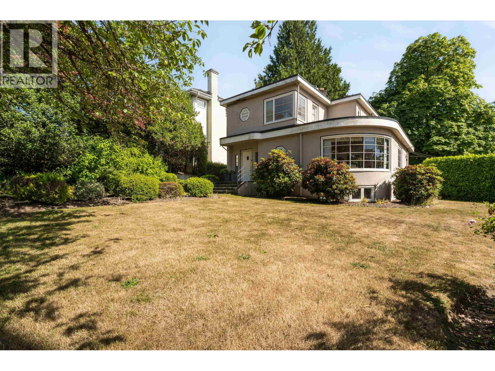 696 W 27TH AVENUE