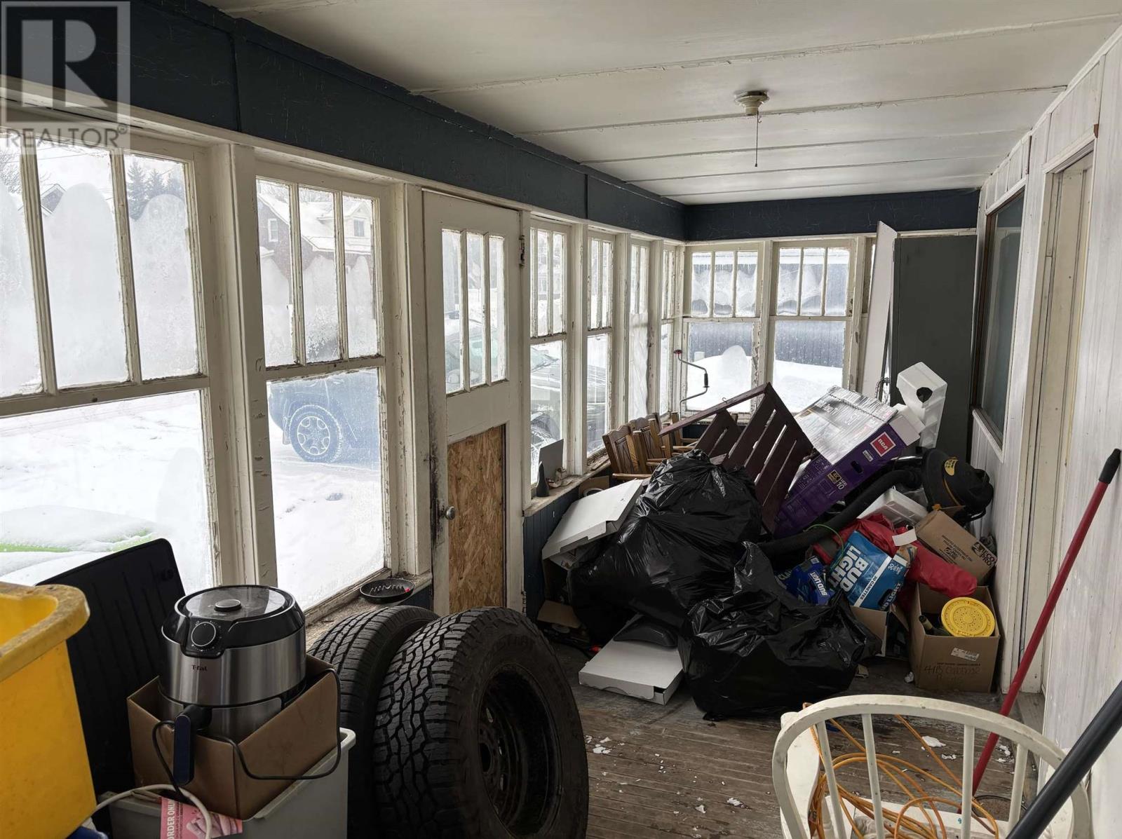 312 Huron ST - Photo 2