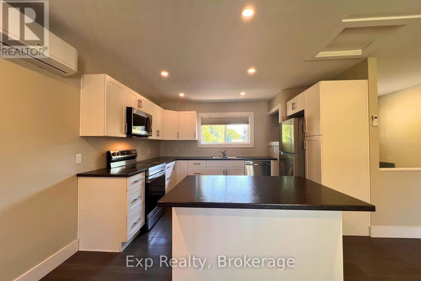 UNIT B - 20 MUNRO AVENUE