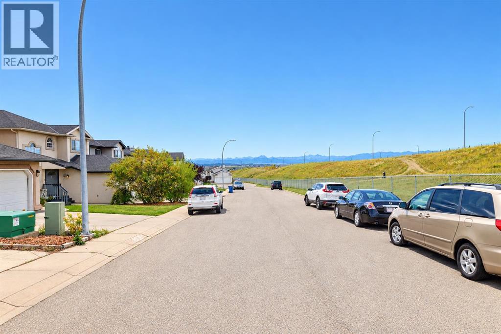 111 Arbour Stone Crescent NW