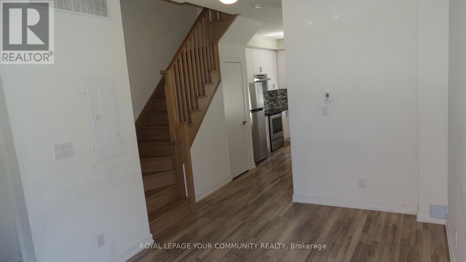 70 - 370C RED MAPLE ROAD