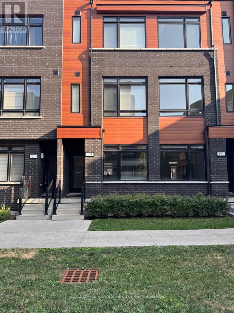70 - 370C RED MAPLE ROAD