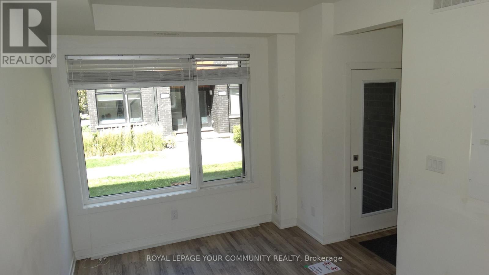 70 - 370C RED MAPLE ROAD