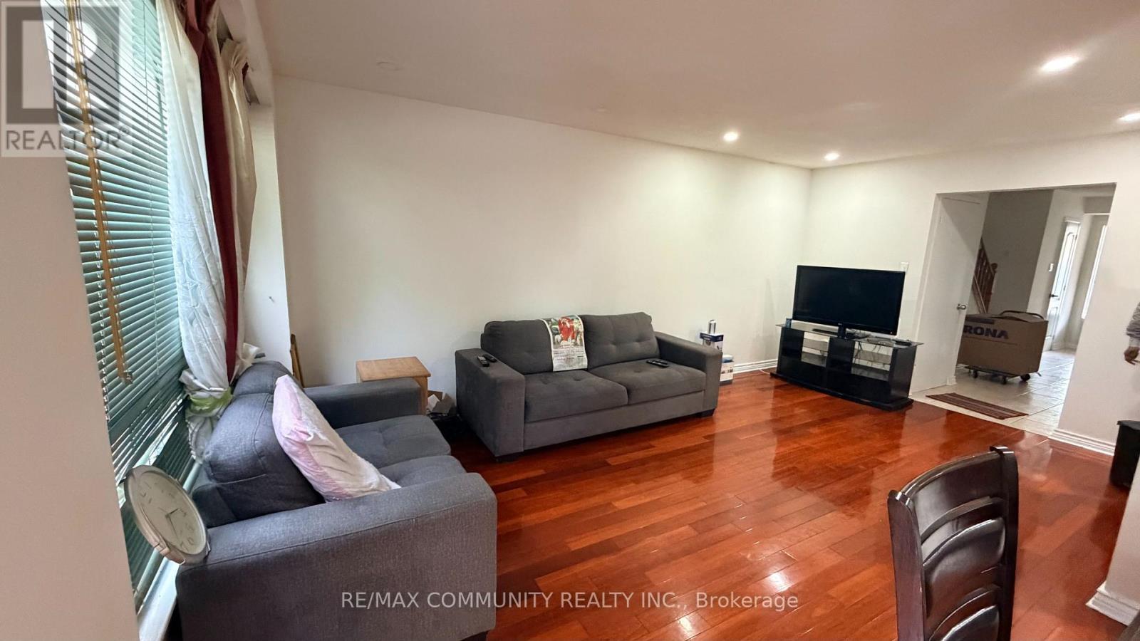 3 - 101 DUNDALK DRIVE