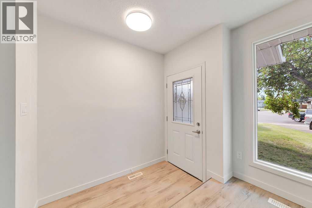 4610 31 Street Close