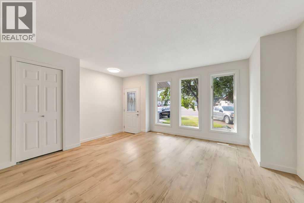 4610 31 Street Close