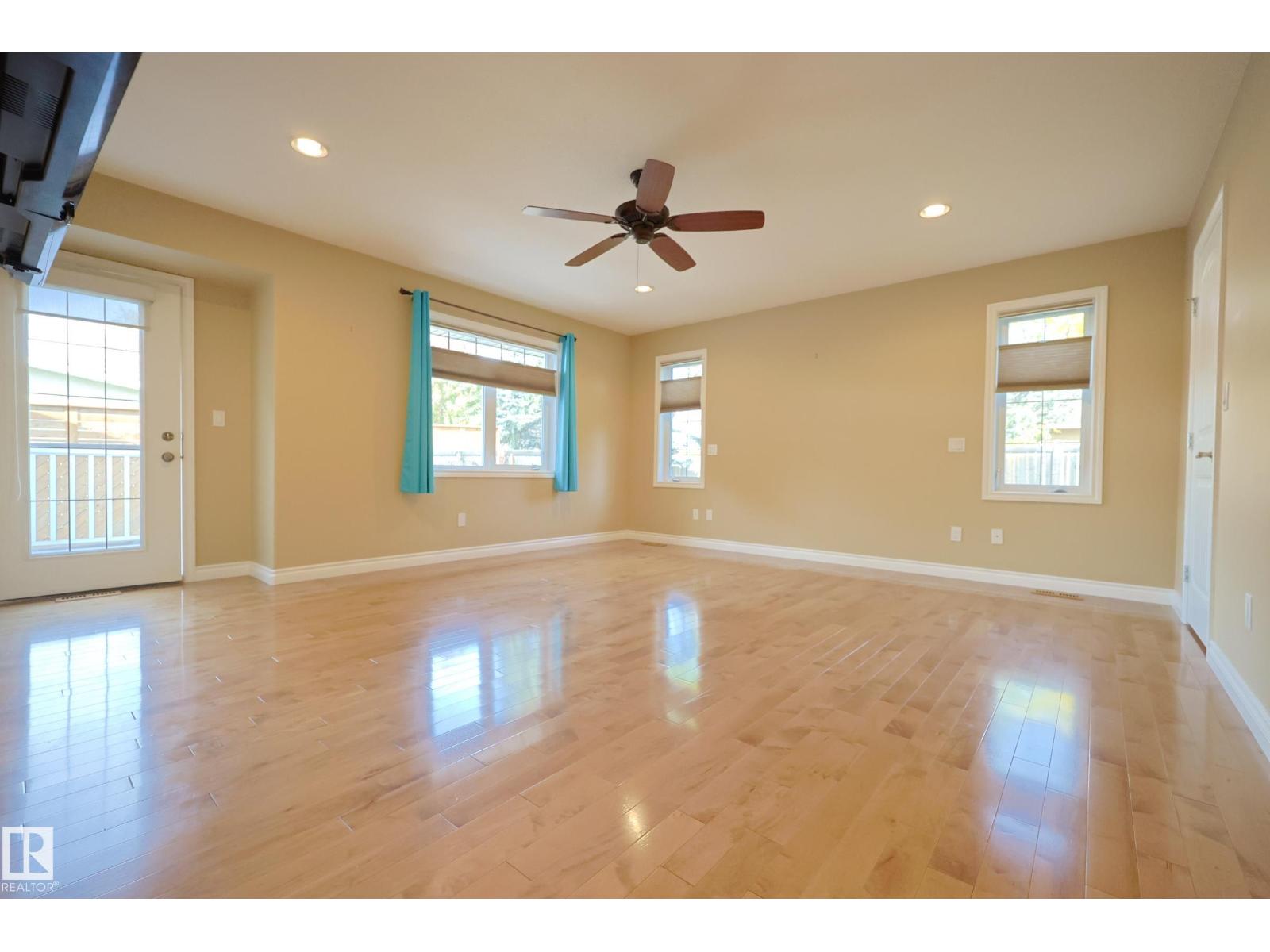 53 BUTTERFIELD CR