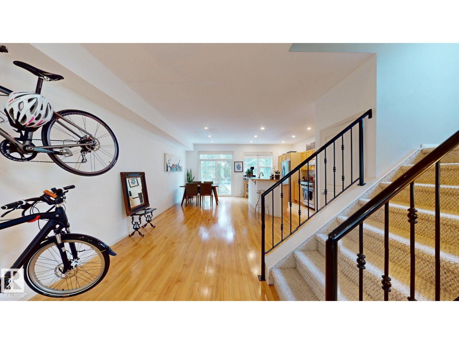 9846 112 ST NW