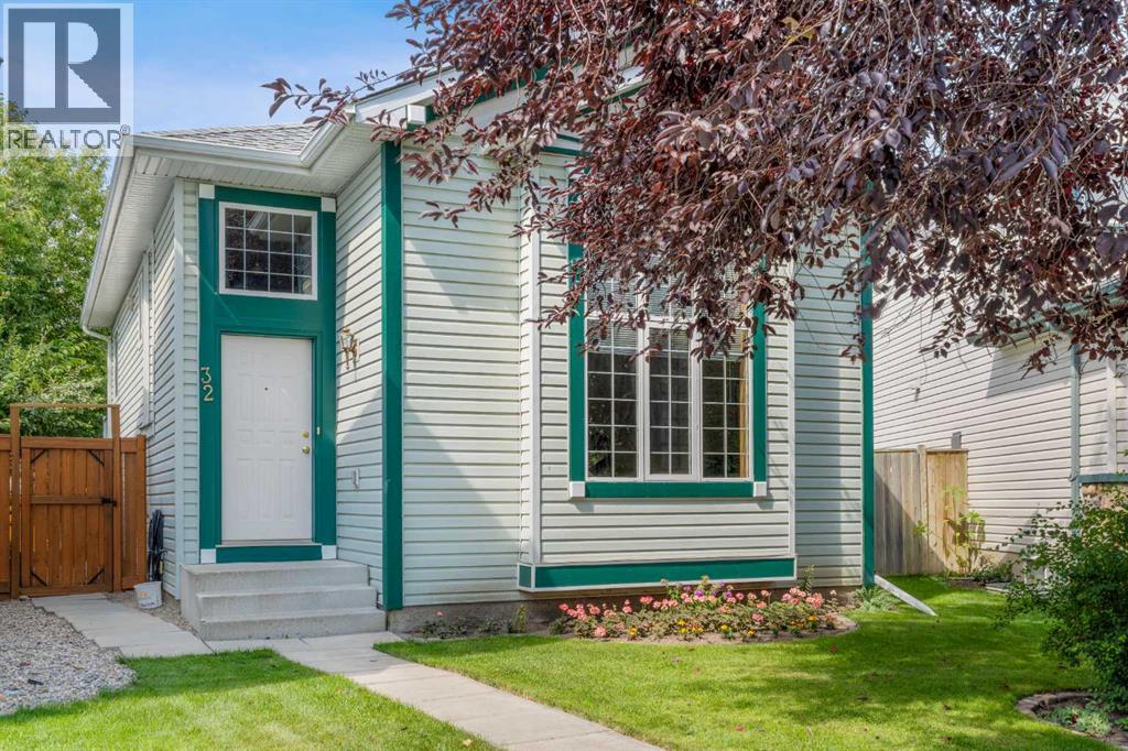 32 Country Hills Mews NW