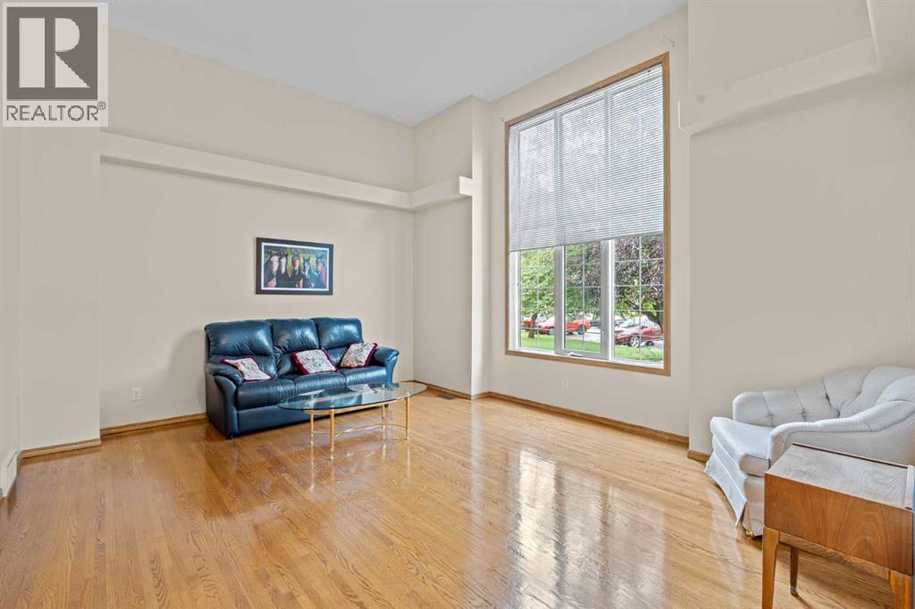 32 Country Hills Mews NW