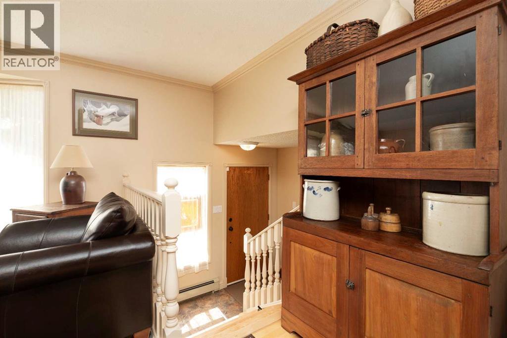 41 Simon Fraser Boulevard W