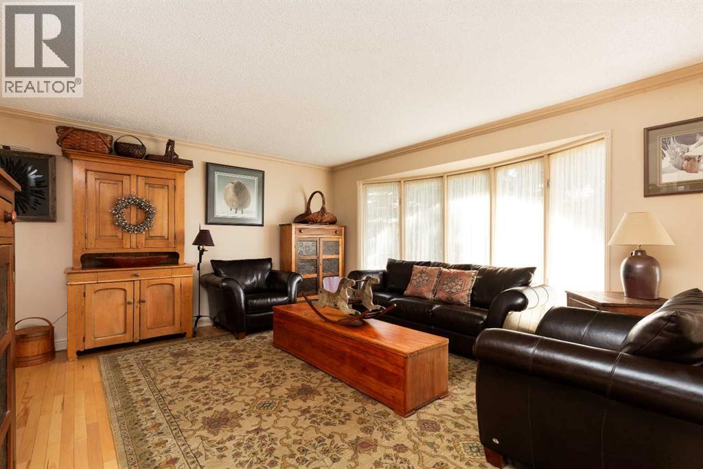 41 Simon Fraser Boulevard W