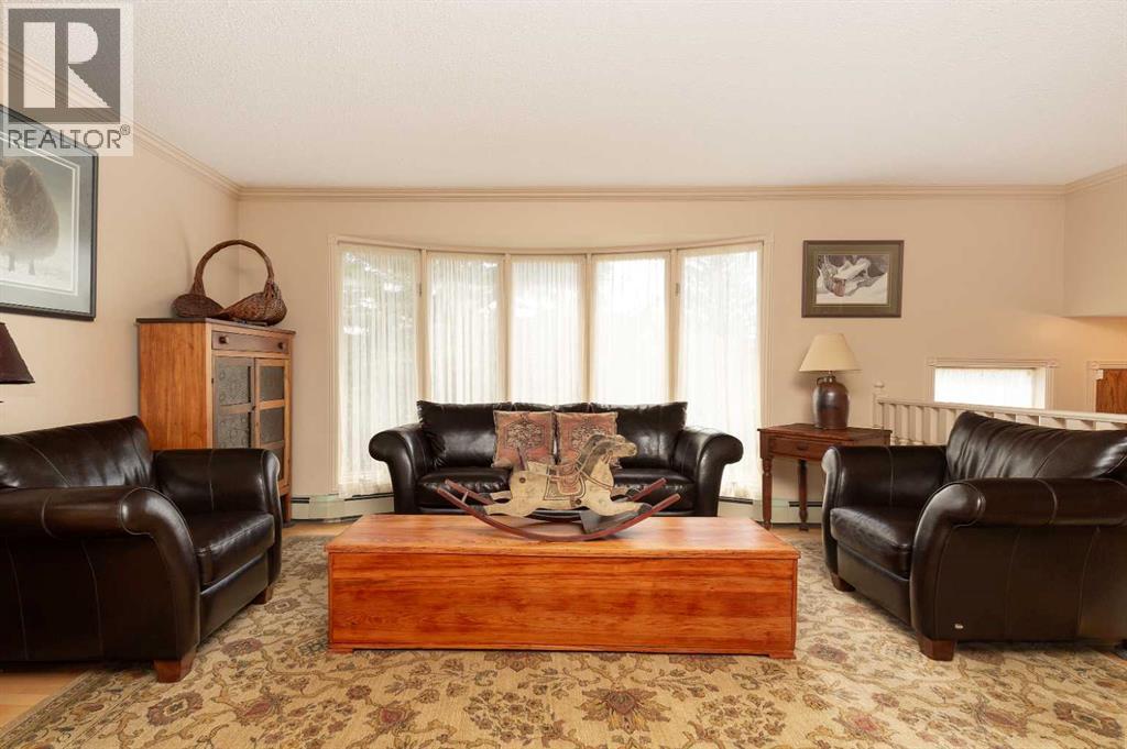 41 Simon Fraser Boulevard W