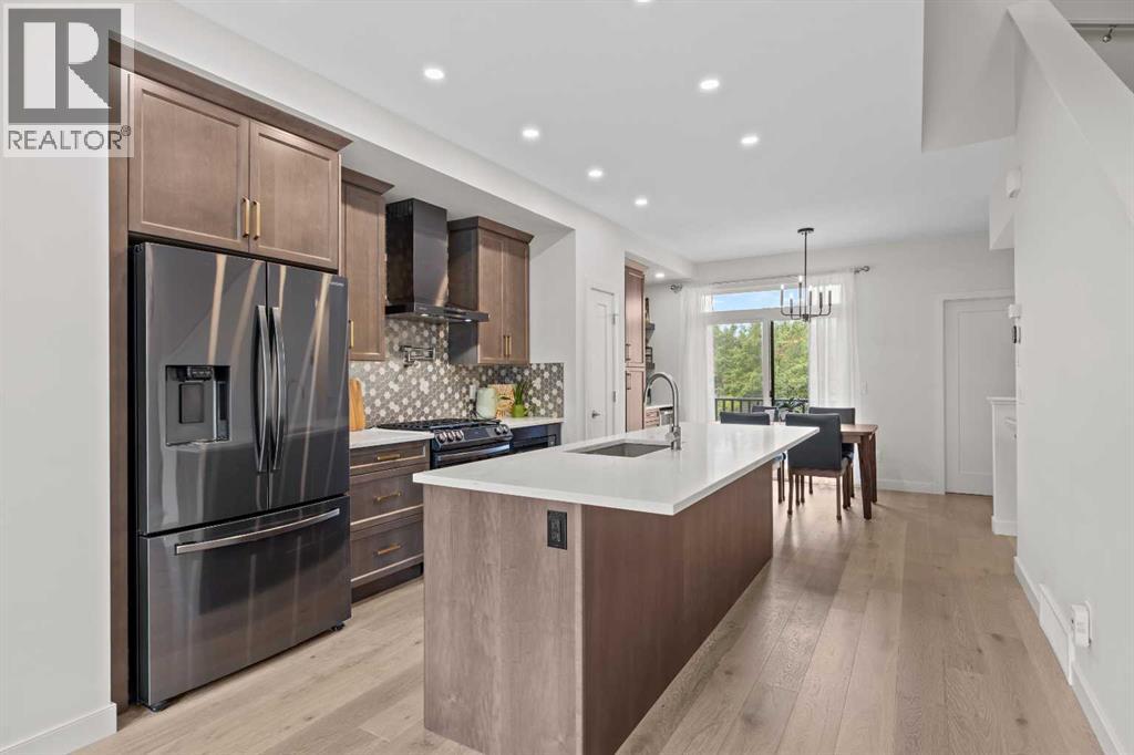 206, 81 Greenbriar Place NW