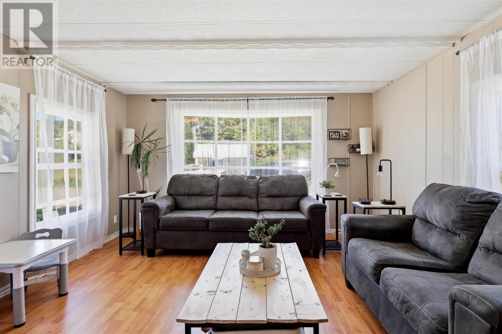 24 Daniel CT - Photo 4