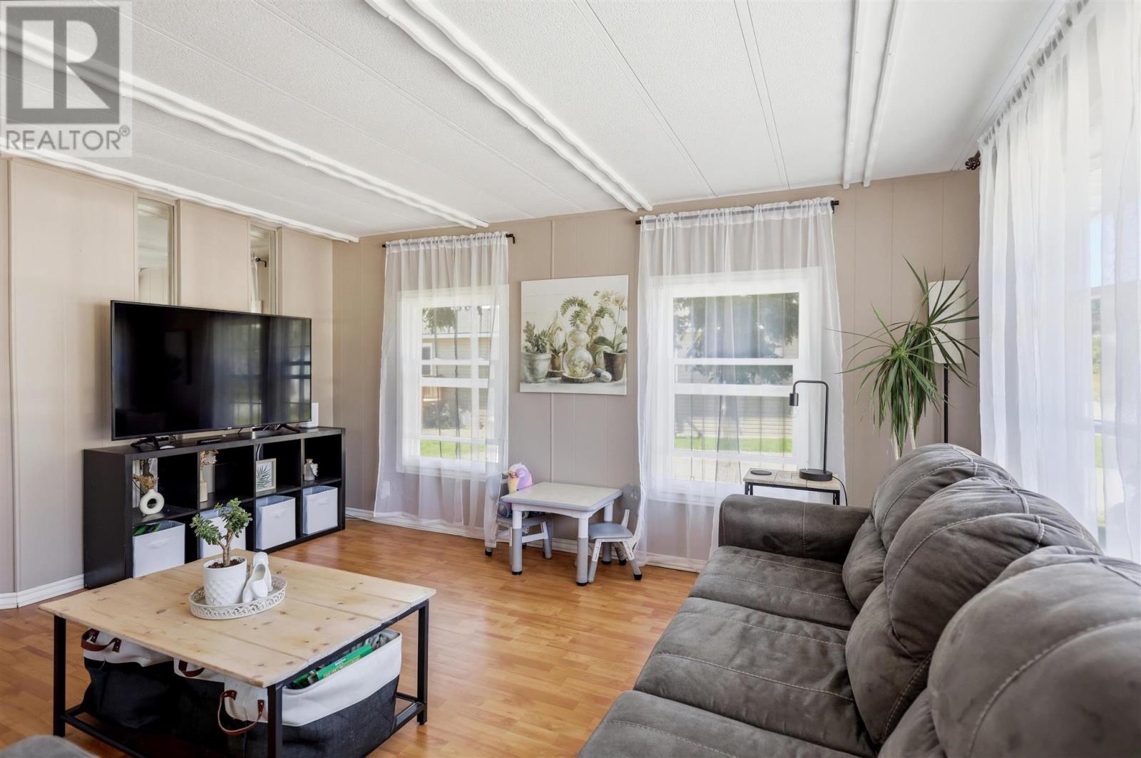 24 Daniel CT - Photo 3