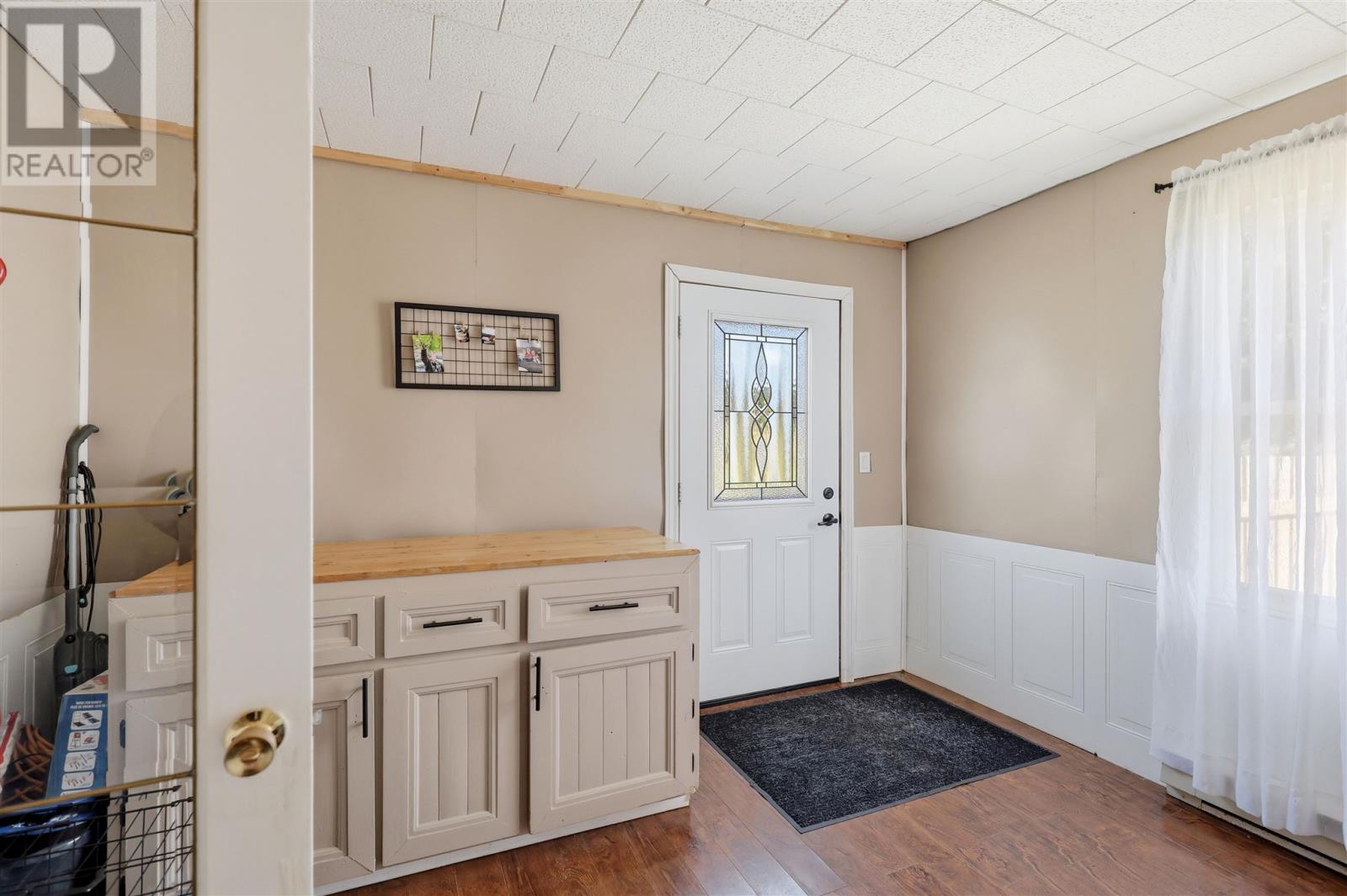 24 Daniel CT - Photo 2