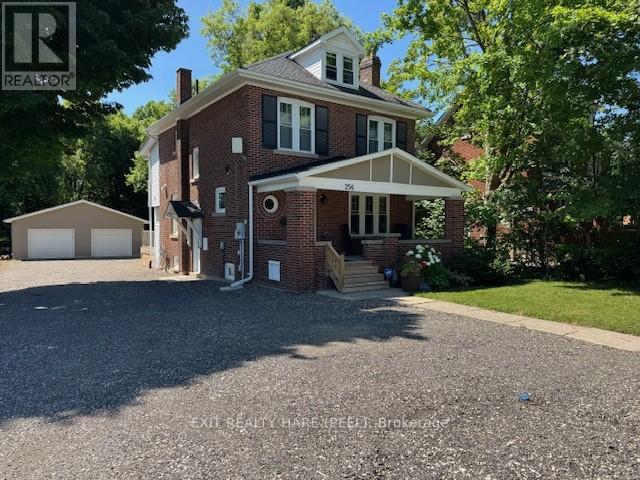 256 BROADWAY AVENUE - Photo 2