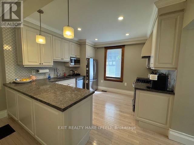 256 BROADWAY AVENUE - Photo 4